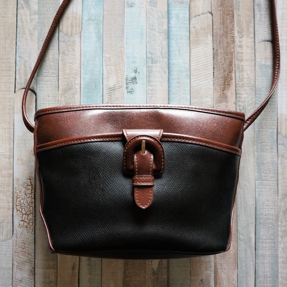 Liz Claiborne Handbags - VTG Liz Black & Brown Small Crossbody Bucket Bag